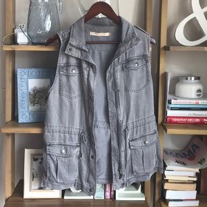 Cargo vest in grey
